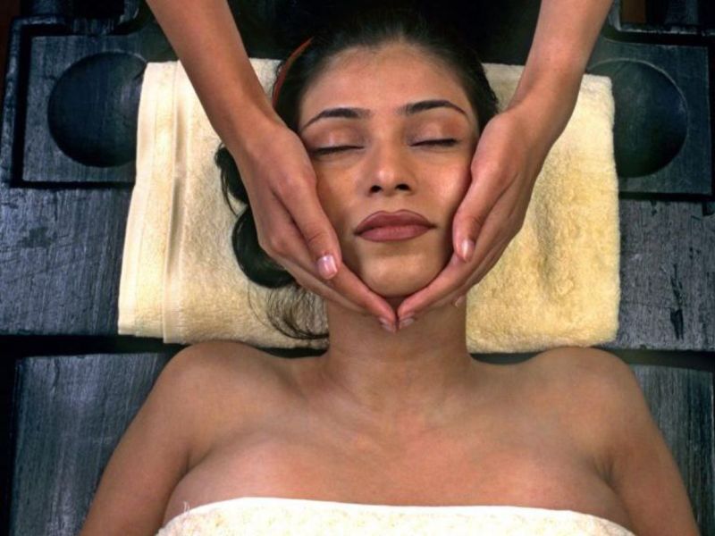 Airbnb offers private chefs and massages as it revamps app