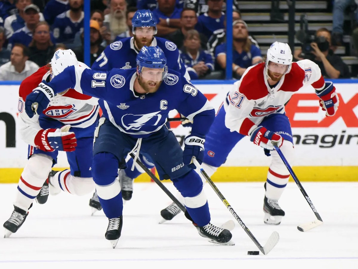 Lightning Stuns Champions to Reach First-Ever Final